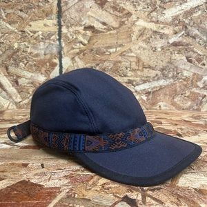 Kavu adjustable 4 panel hat. Size Medium. Navy blue.